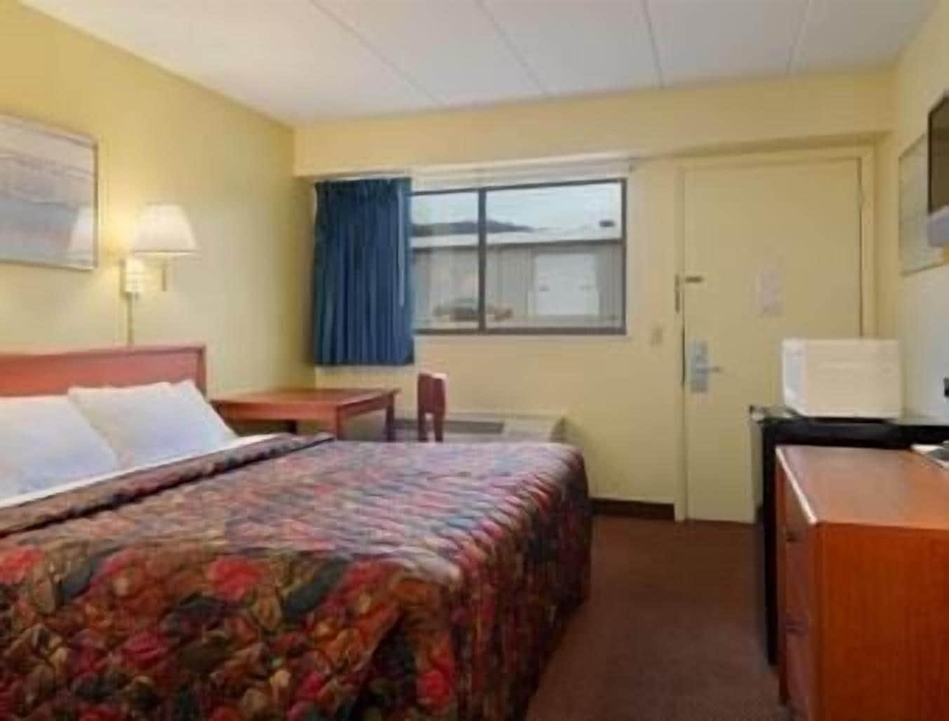 Days Inn By Wyndham Athens Exterior photo